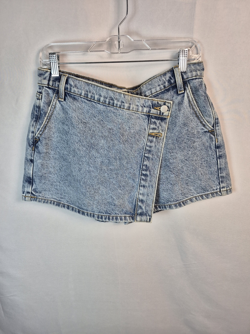 Altar'd State Light Wash Denim Skort Size M